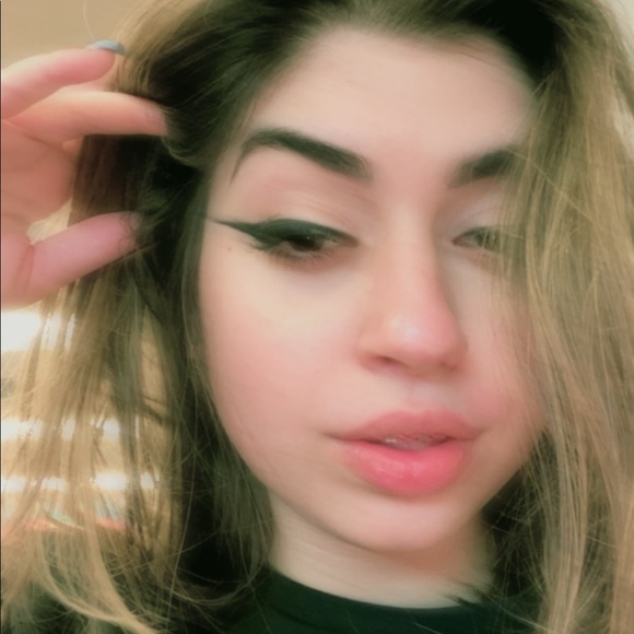 Meet your Posher, Sofia - Picture 1 of 1